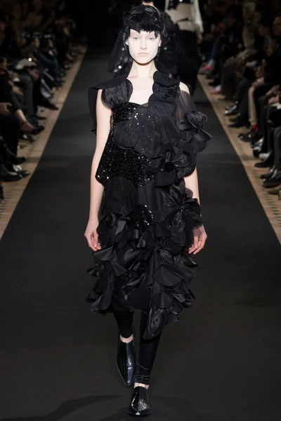Look 11